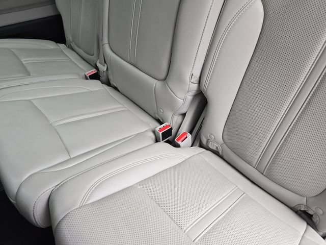 Used 2024 Jeep Wagoneer L Series II w/ Flexible Seating Group AWD/4WD image 14