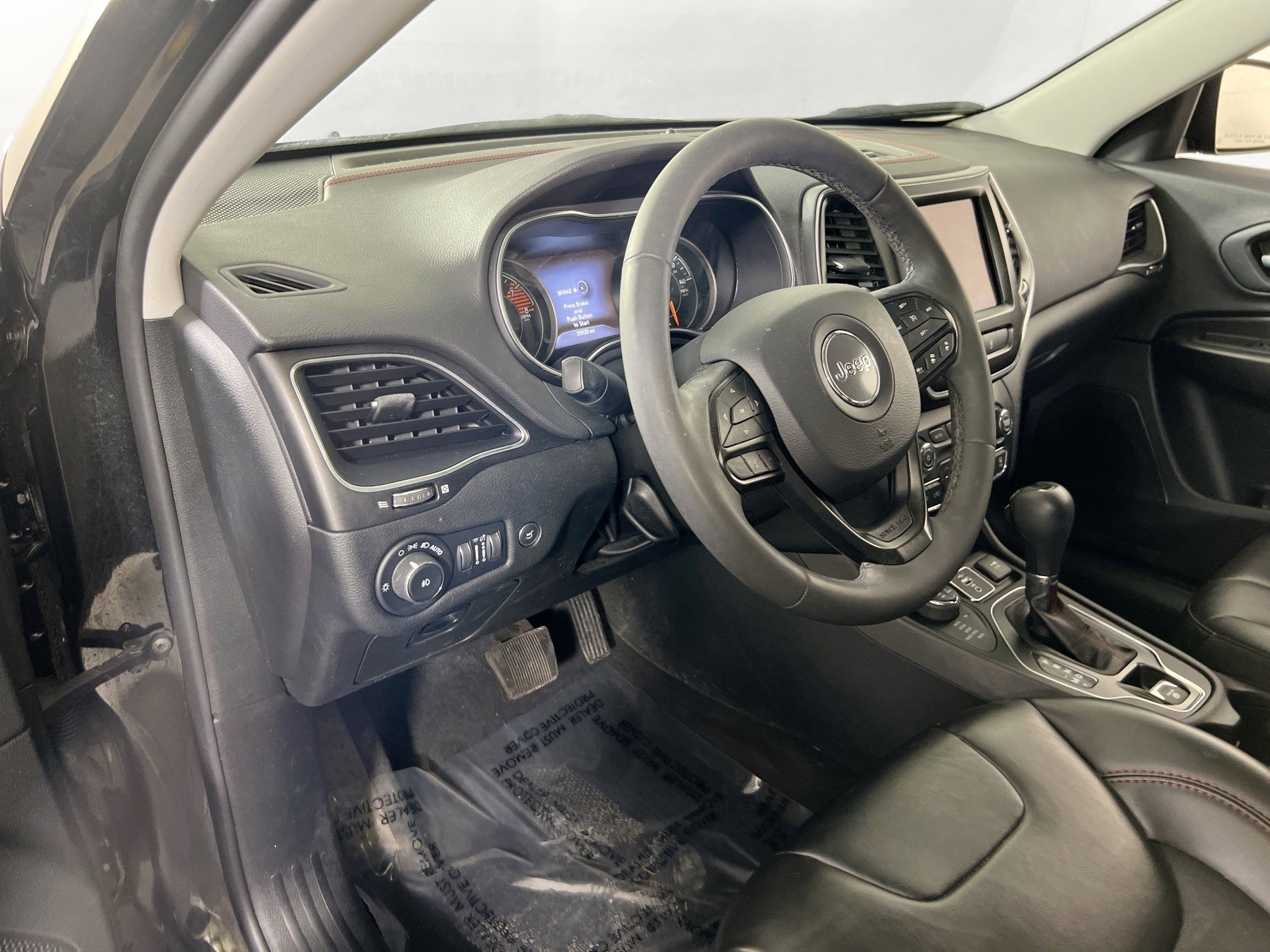 Used 2022 Jeep Cherokee Trailhawk w/ Technology Group B AWD/4WD image 9