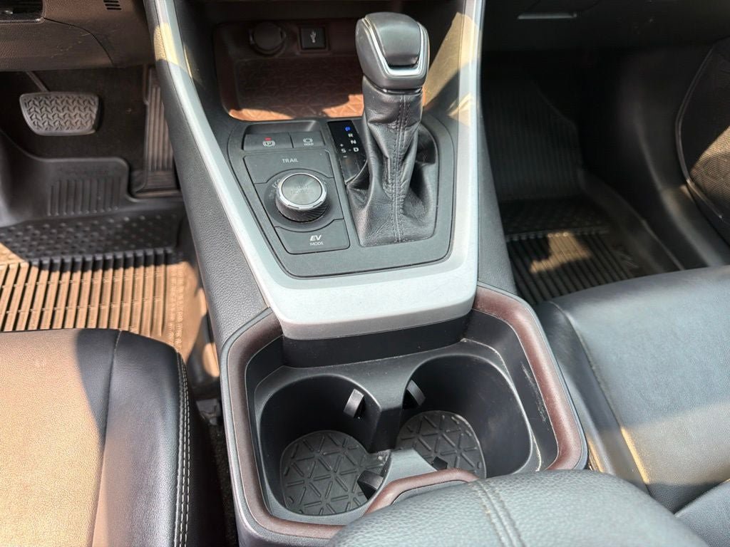 Used 2020 Toyota RAV4 Limited w/ Carpet Mat Package AWD/4WD image 12