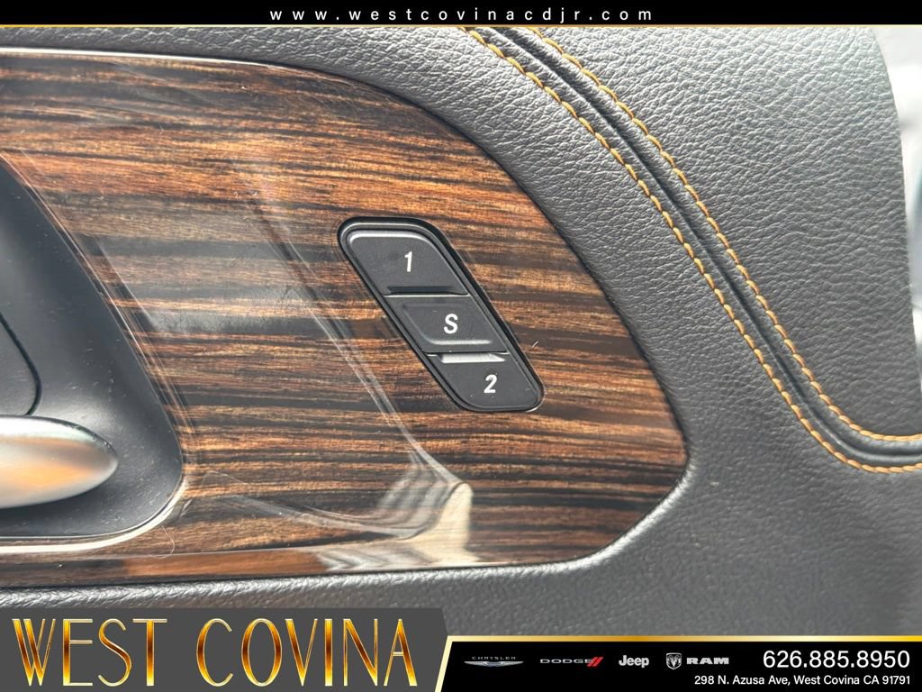 Used 2023 Chrysler Pacifica Pinnacle FWD image 21
