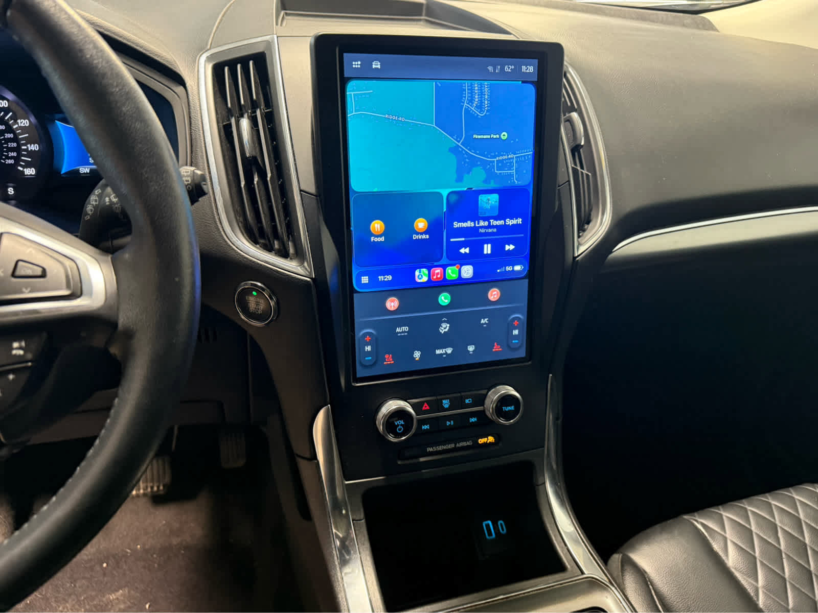 Used 2024 Ford Edge SEL image 13