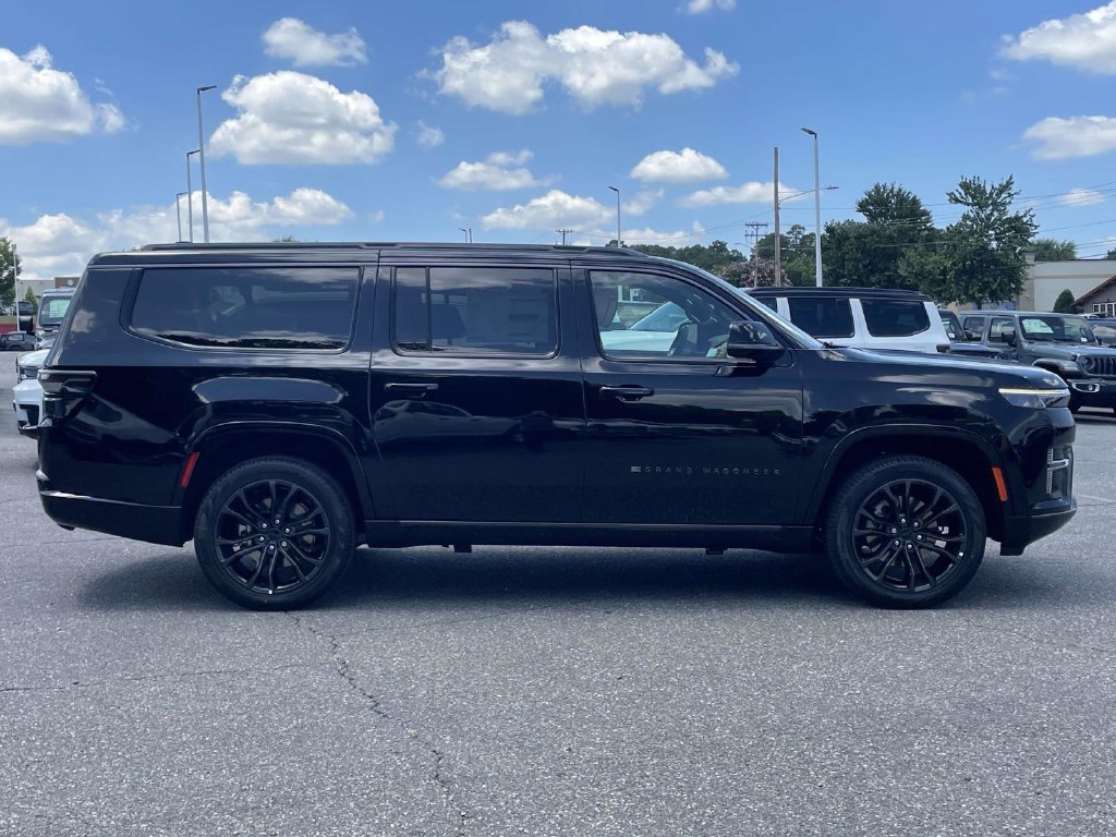 New 2026 Jeep Grand Wagoneer L Summit AWD/4WD image 9