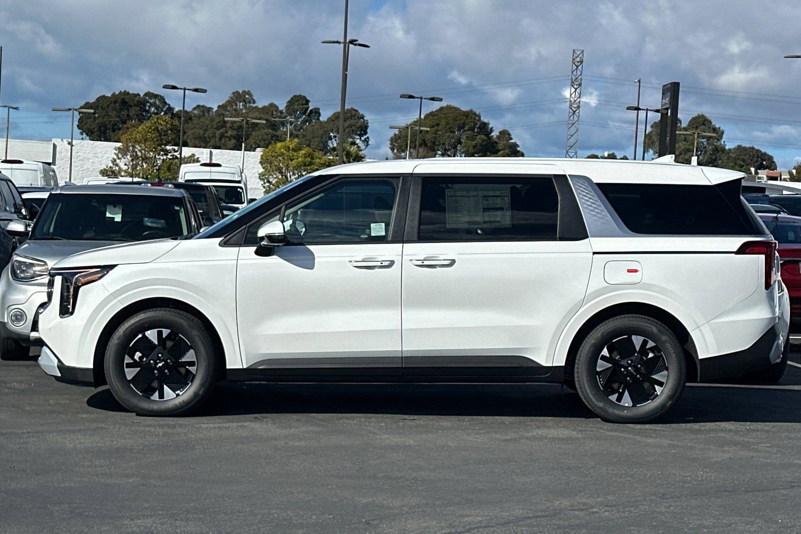 New 2026 Kia Carnival LXS image 7