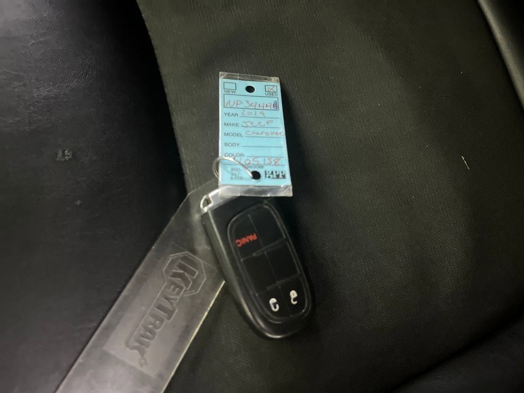 Used 2019 Jeep Cherokee Latitude Plus image 85