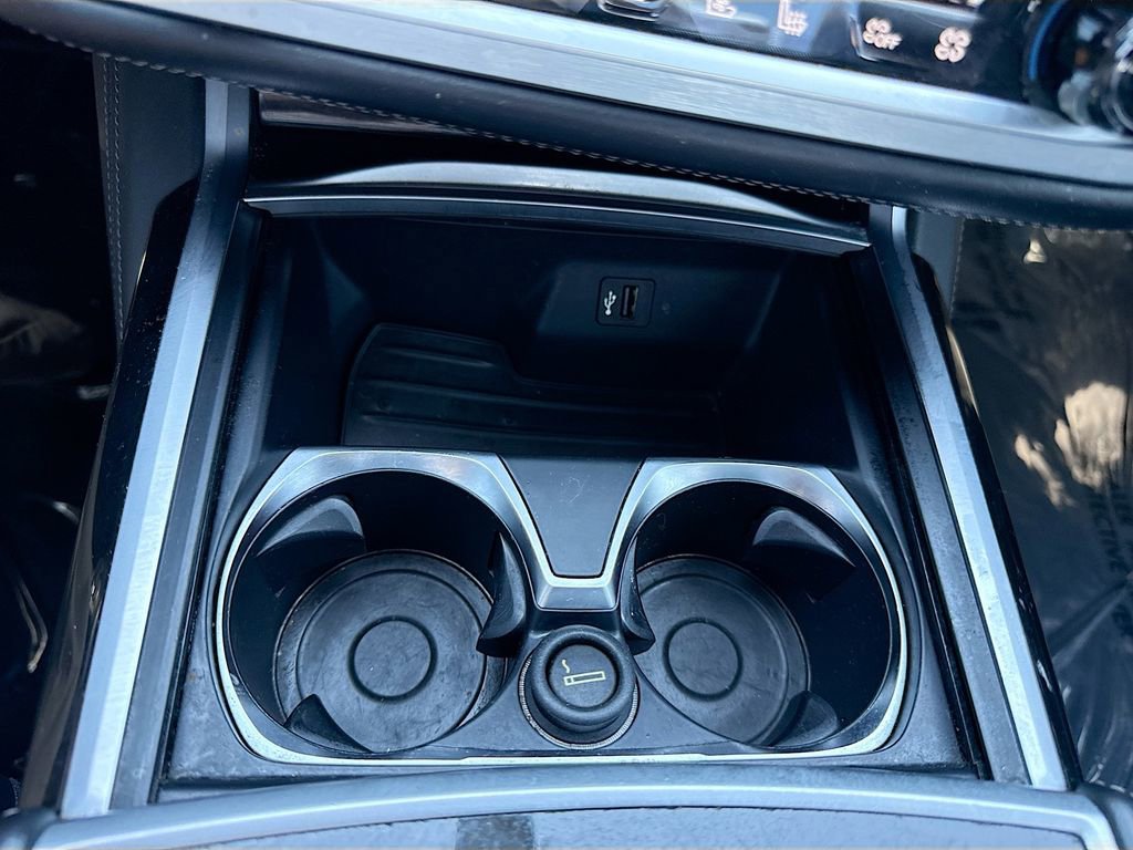 Used 2018 BMW M760i xDrive image 31