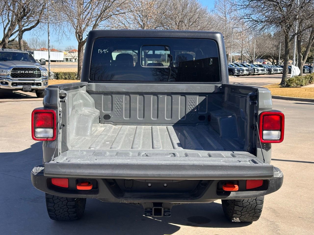 Used 2022 Jeep Gladiator Mojave w/ Cold Weather Group image 15