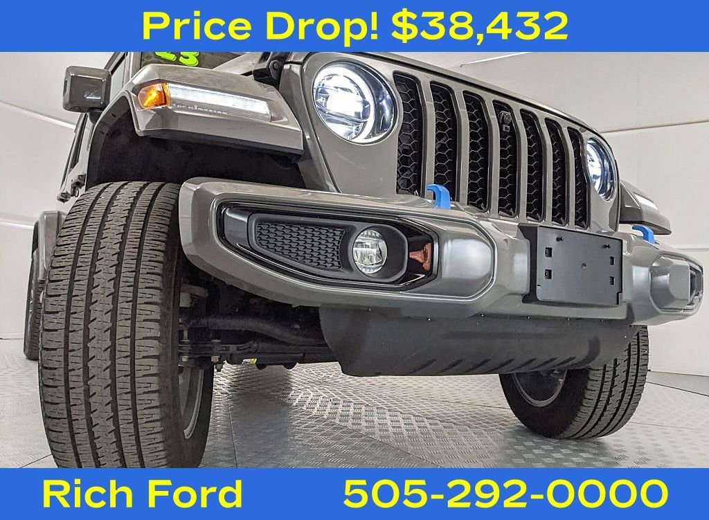 Used 2023 Jeep Wrangler Unlimited Sahara image 25