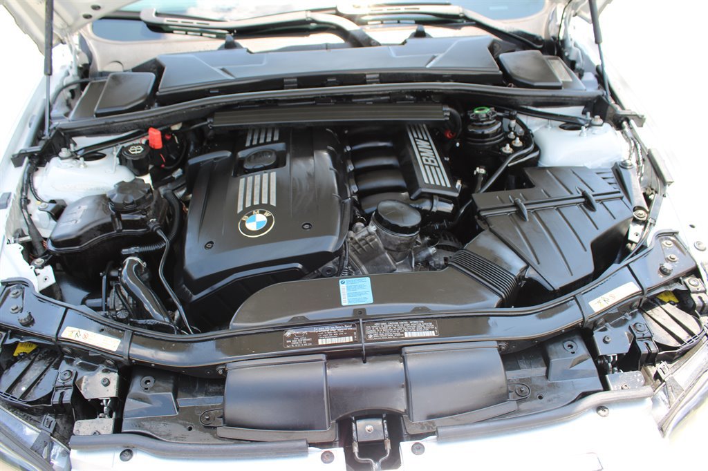 Used 2009 BMW 328i Convertible image 30