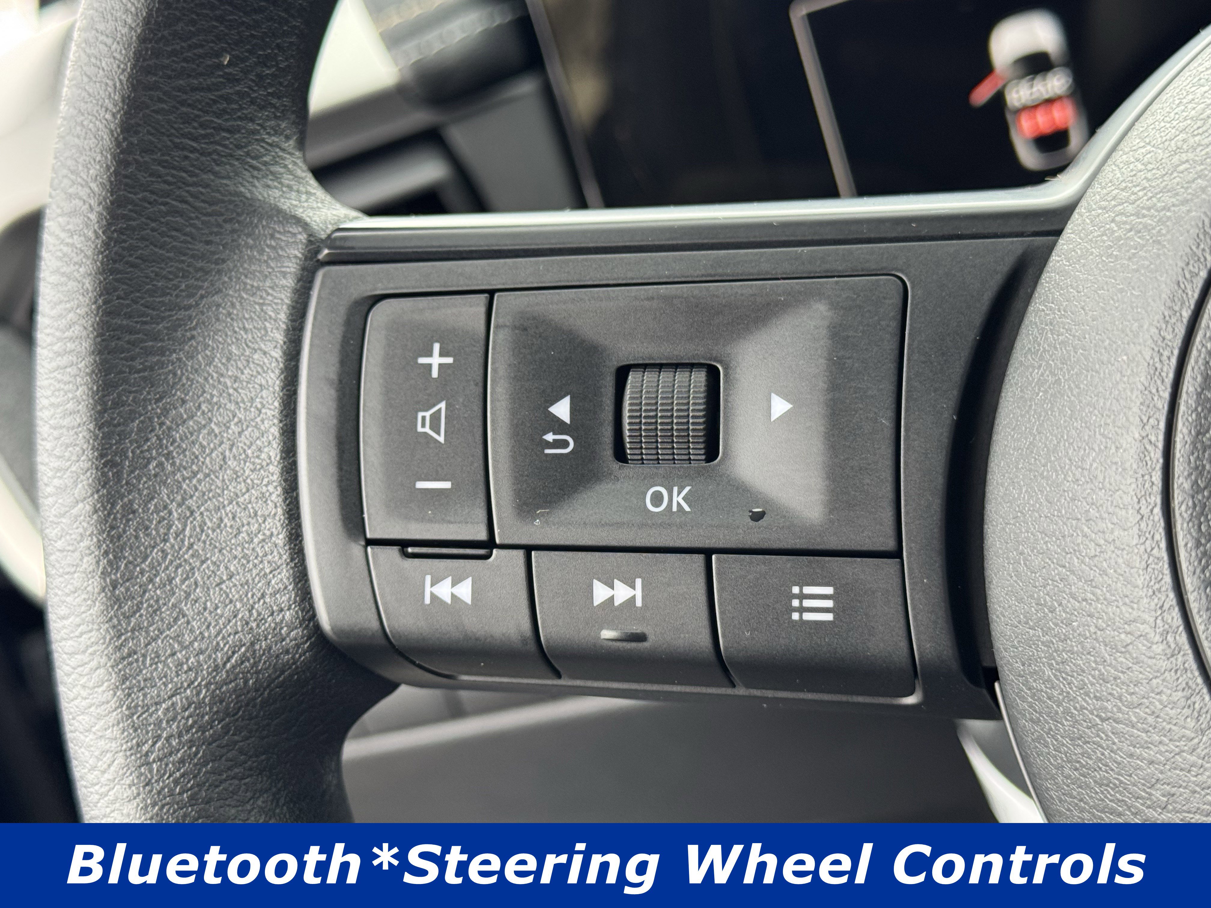 Used 2025 Nissan Kicks SV image 5