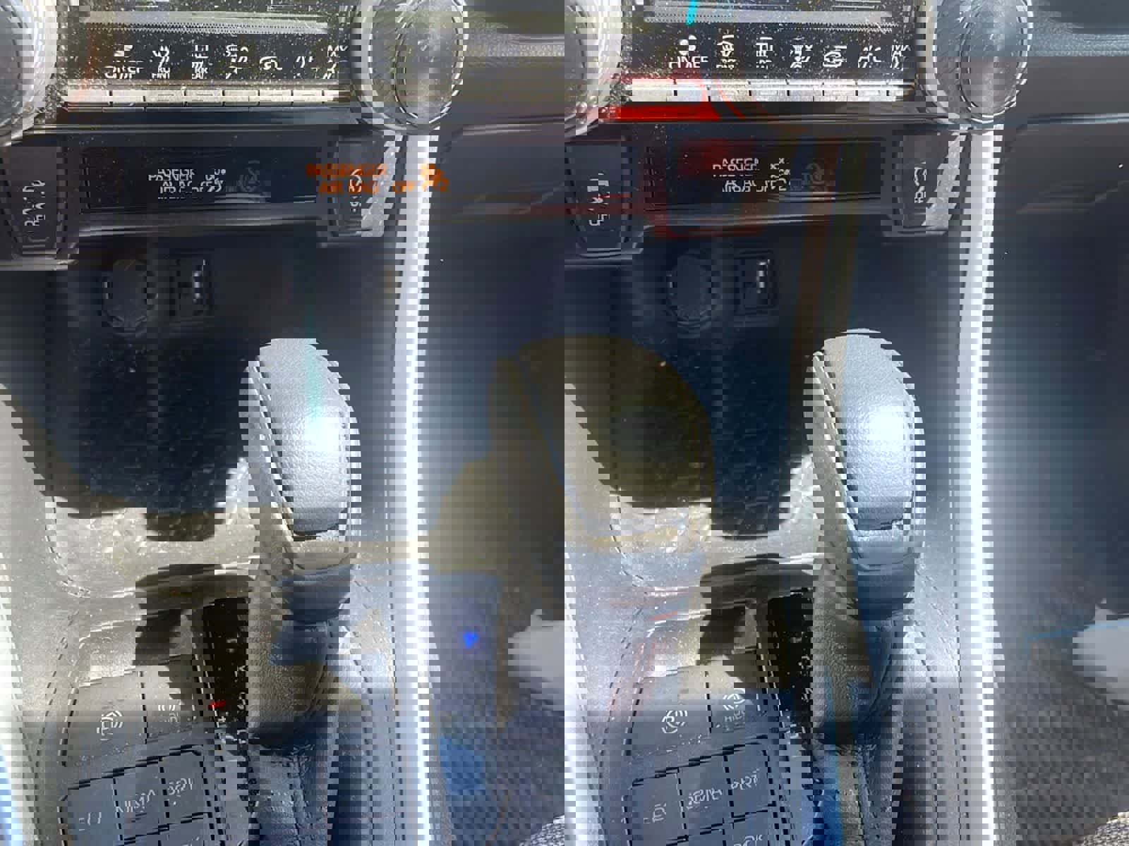 Used 2019 Toyota RAV4 LE w/ All Weather Liner Package AWD/4WD image 21