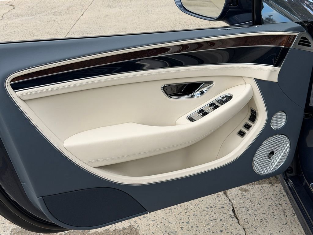 Used 2025 Bentley Continental GT image 14