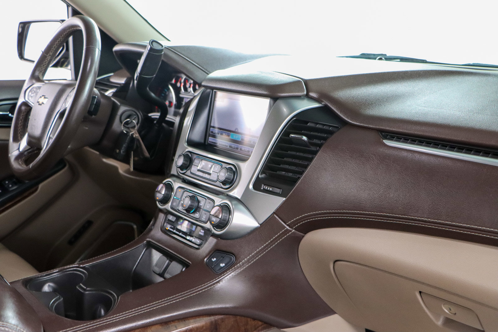 Used 2018 Chevrolet Suburban LT image 30