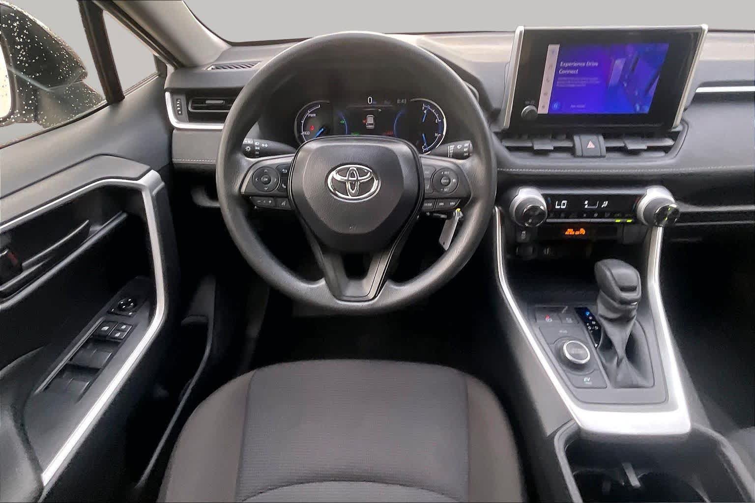 Used 2025 Toyota RAV4 LE AWD/4WD image 6