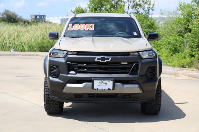 Used 2023 Chevrolet Colorado Trail Boss w/ Technology Package AWD/4WD image 2