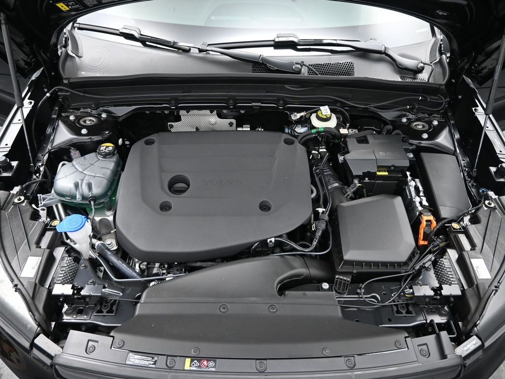 New 2026 Volvo XC40 B5 Plus w/ Protection Package Premier image 28