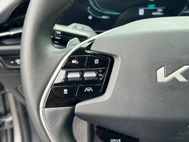 Used 2024 Kia Niro EX FWD image 23