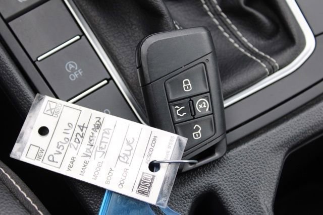 Used 2024 Volkswagen Jetta SE image 27
