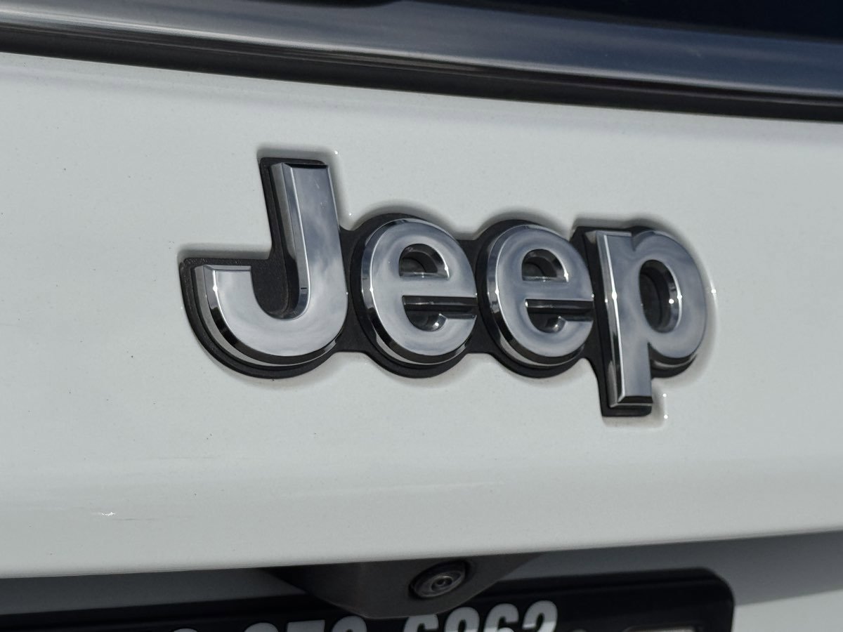 Used 2024 Jeep Compass Latitude AWD/4WD image 11