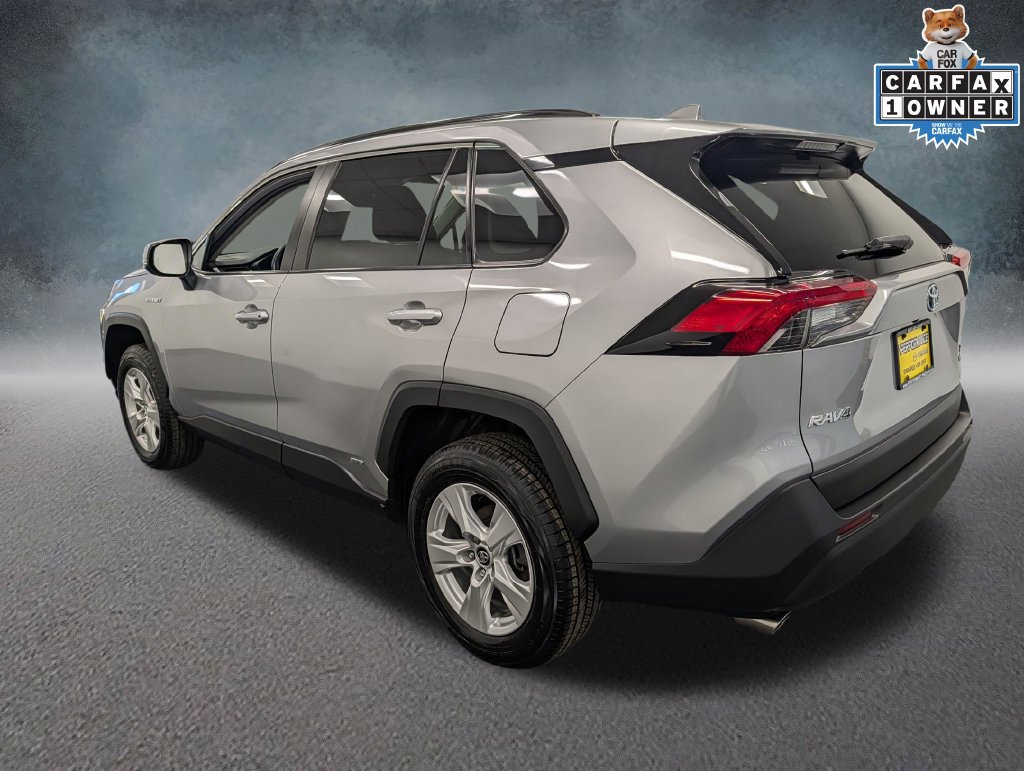 Used 2021 Toyota RAV4 XLE w/ XLE Grade Weather Package AWD/4WD image 6