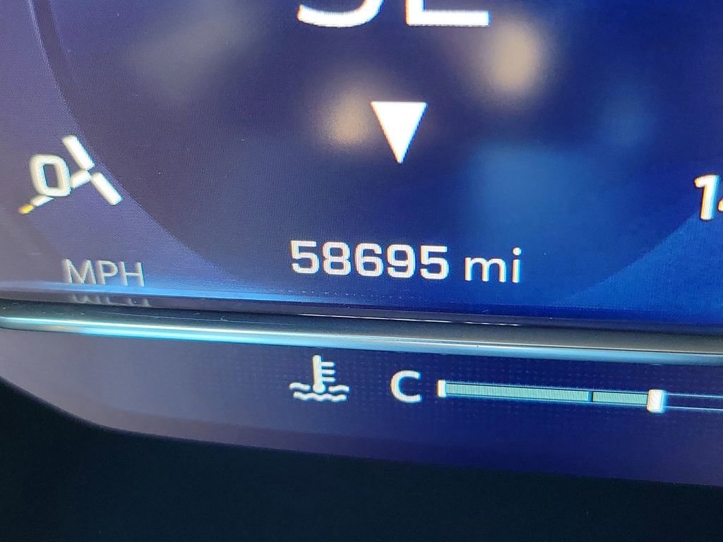 Used 2022 Chevrolet Suburban LT w/ LT Signature Package image 31