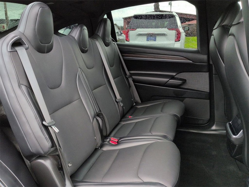 Used 2024 Tesla Model X image 27