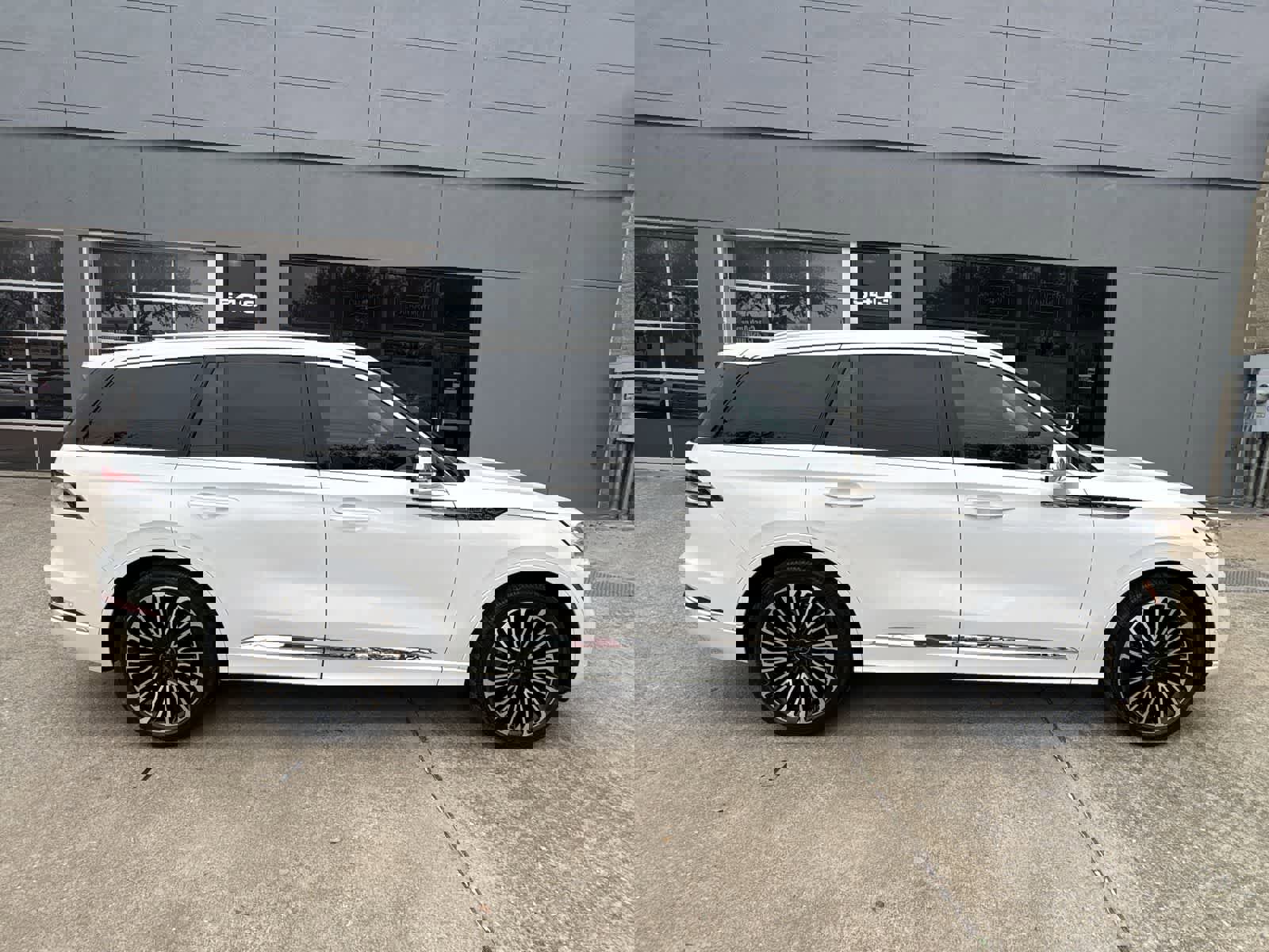 Used 2022 Lincoln Aviator Black Label w/ Dynamic Handling Package image 15