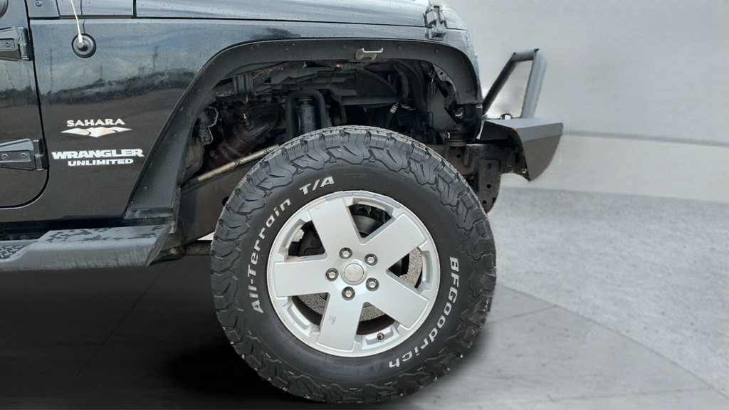 Used 2012 Jeep Wrangler Unlimited Sahara w/ Connectivity Group AWD/4WD image 23