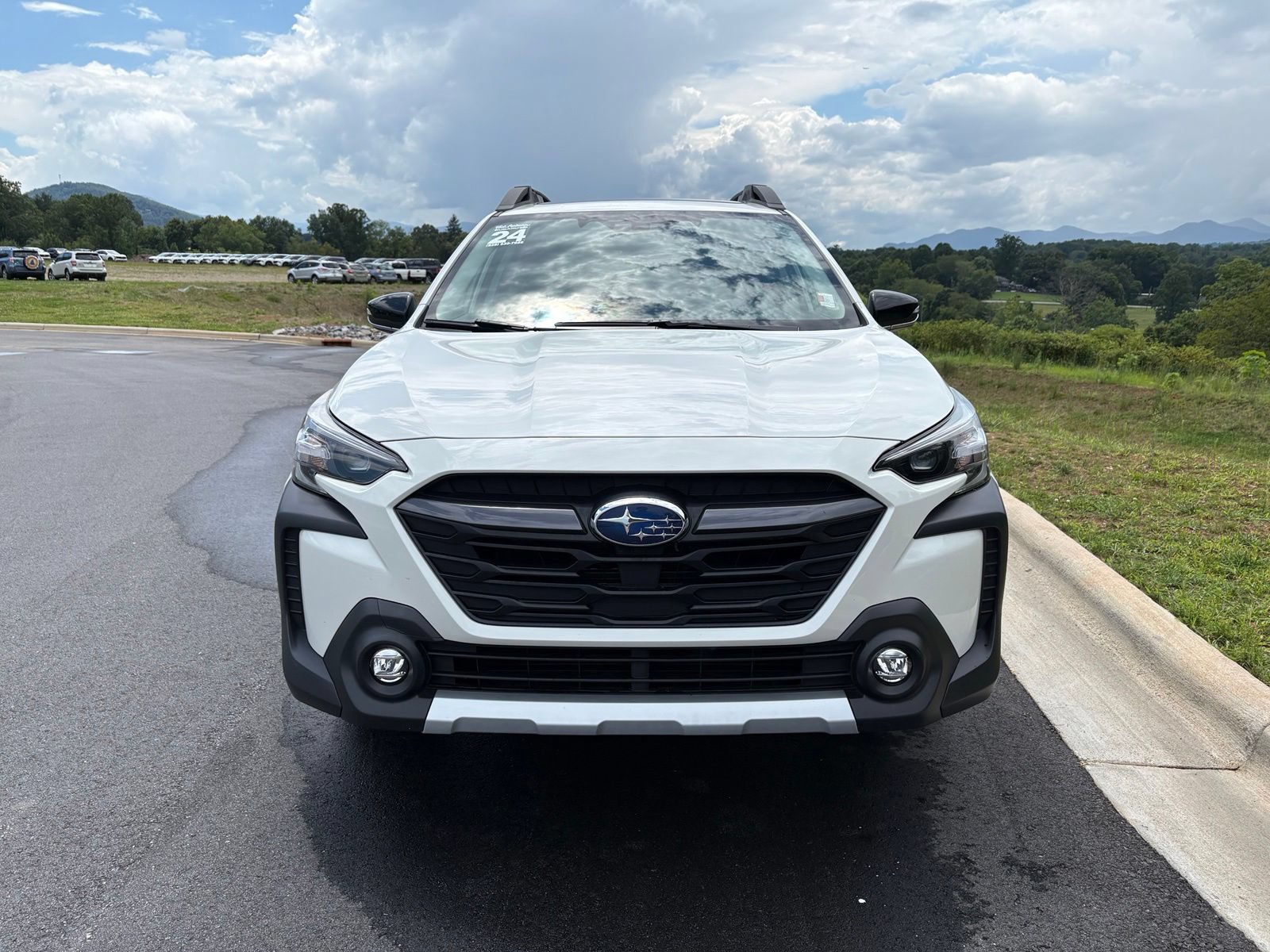 Certified 2024 Subaru Outback Limited AWD/4WD image 2