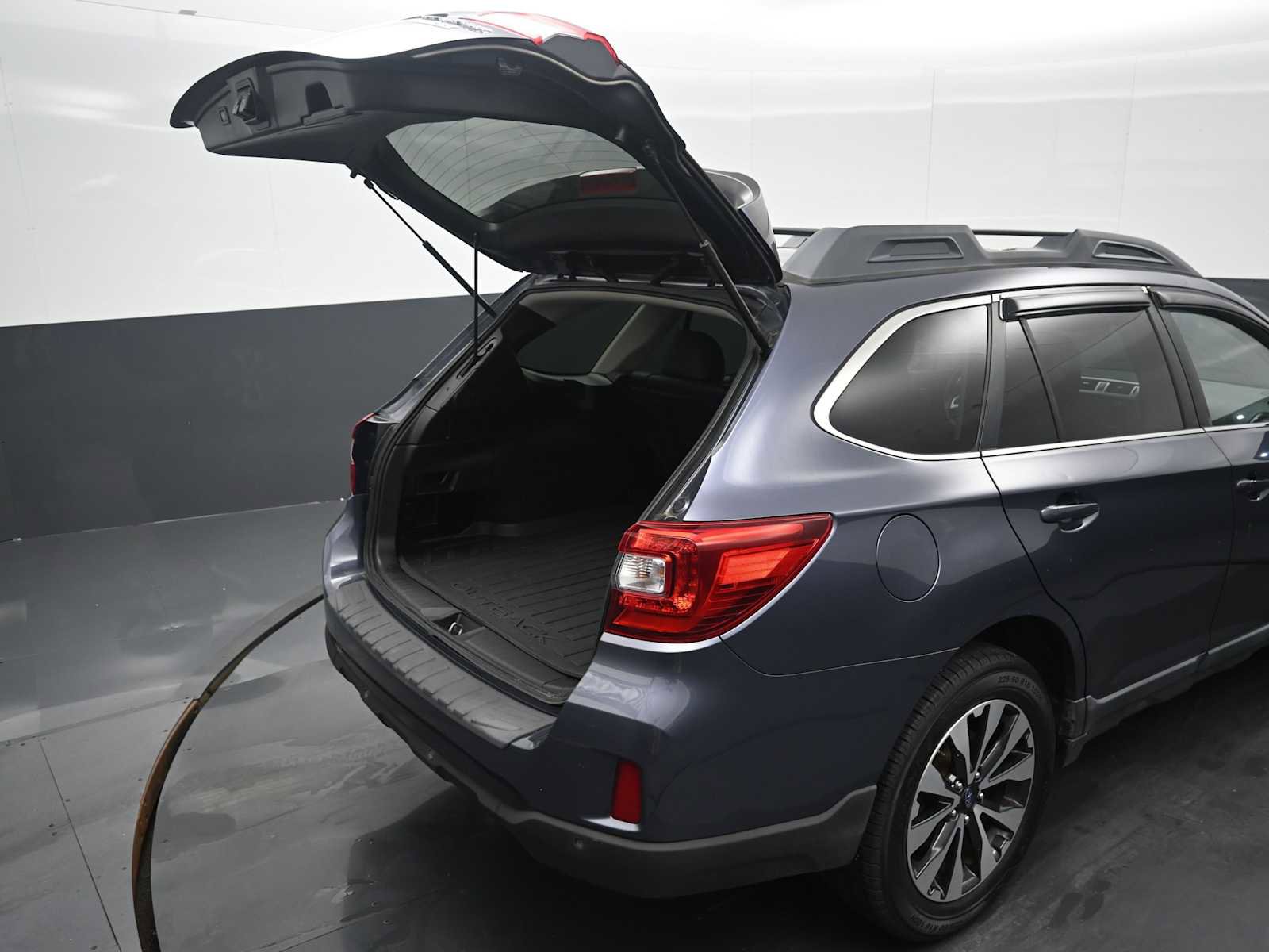 Used 2017 Subaru Outback 2.5i Limited image 13