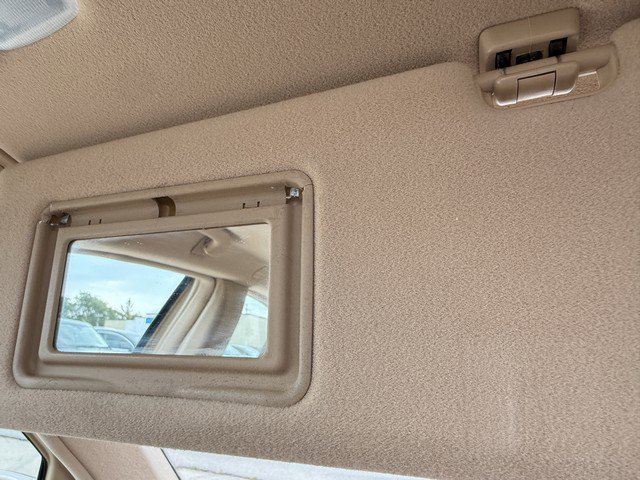 Used 2001 Mercedes-Benz E 320 Sedan image 36