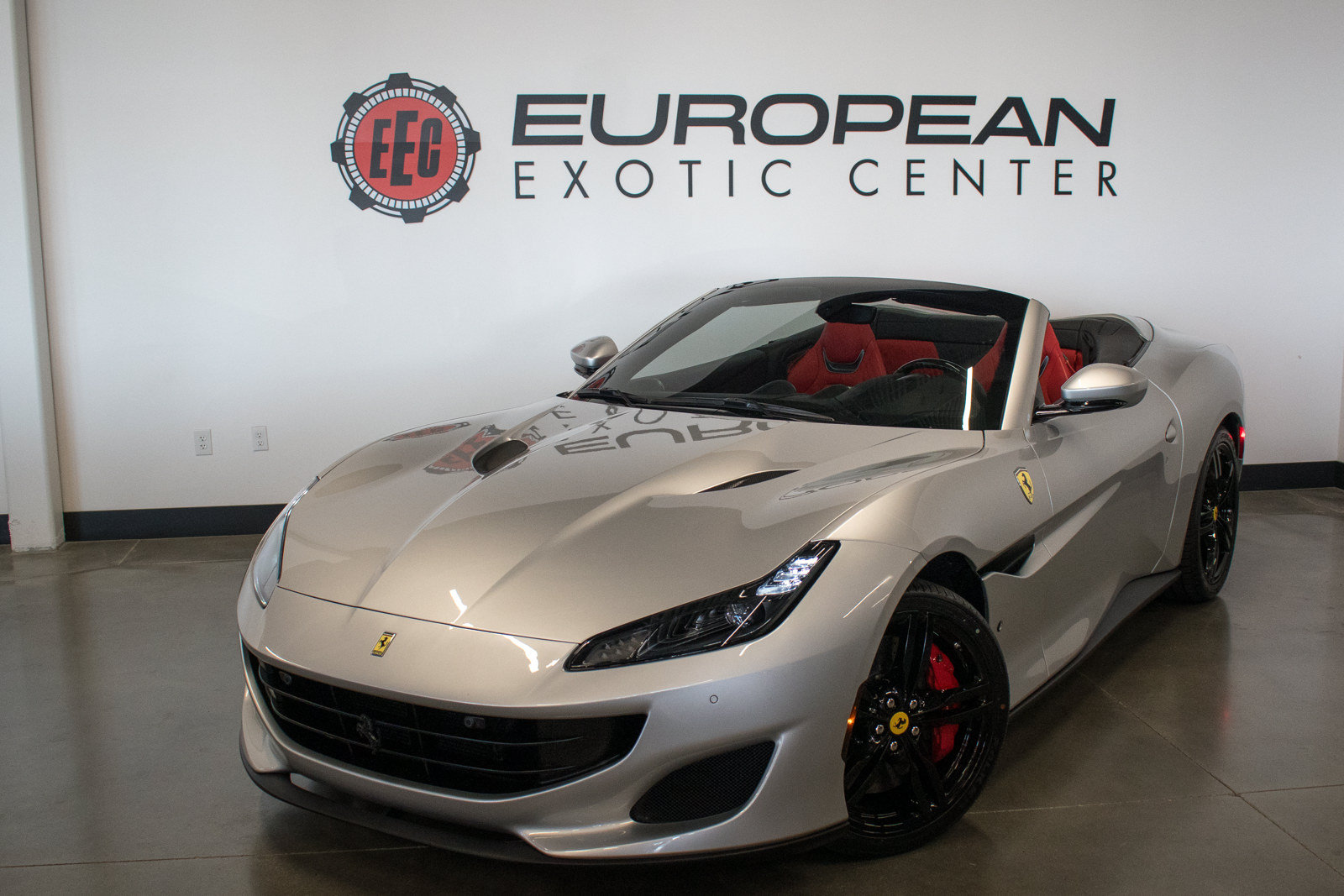 Used 2019 Ferrari Portofino RWD image 17