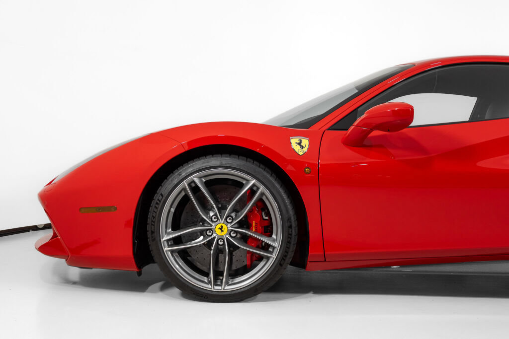 Certified 2018 Ferrari 488 GTB RWD image 16