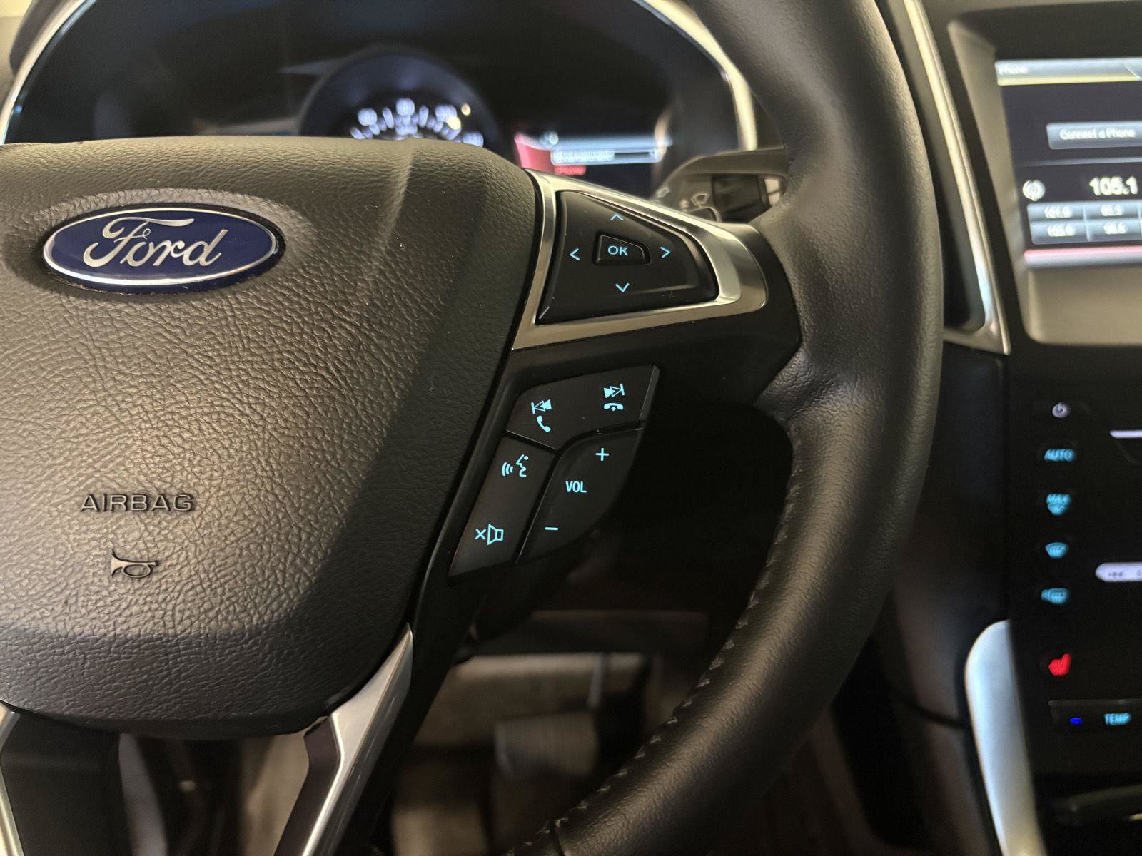 Used 2015 Ford Edge Titanium AWD/4WD image 18