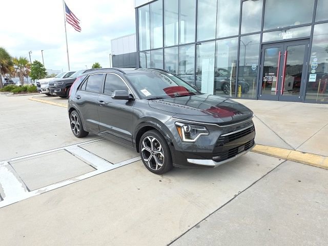 Used 2023 Kia Niro EX Touring image 2