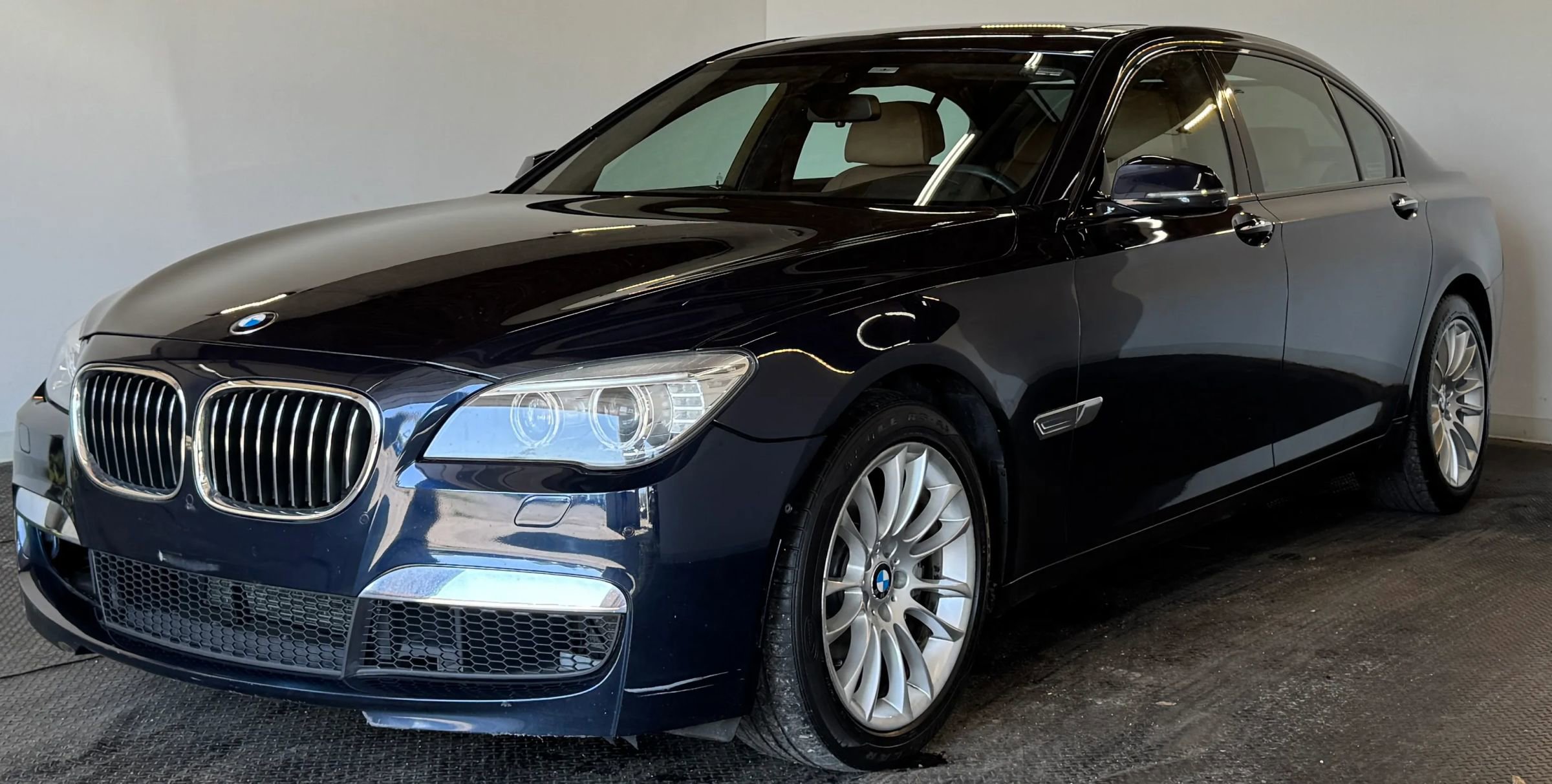 Used 2015 BMW 740Li xDrive AWD/4WD image 2