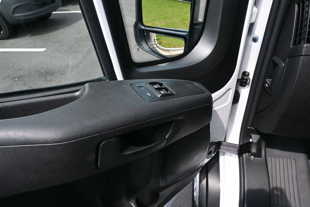 Used 2025 RAM ProMaster 2500 w/ U-Haul Equipment Group FWD image 7