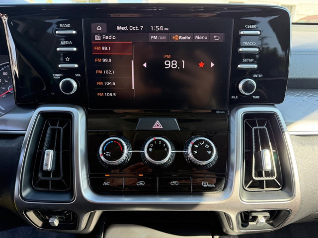 Used 2023 Kia Sorento LX AWD/4WD image 25