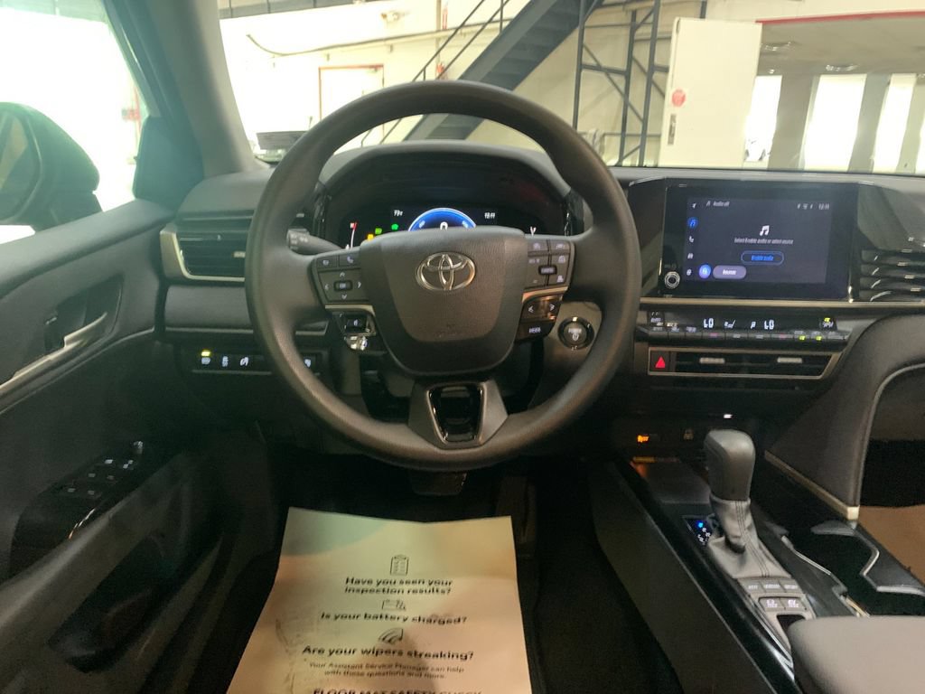 Used 2026 Toyota Camry LE FWD image 17