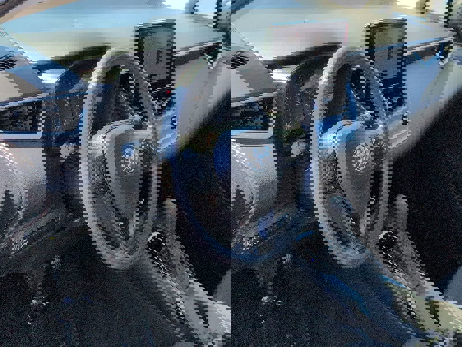 Used 2024 Toyota Corolla LE image 11