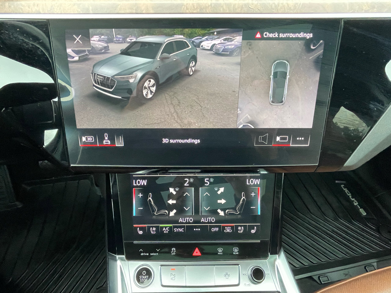 Used 2023 Audi e-tron Premium Plus w/ Premium Plus Package image 42