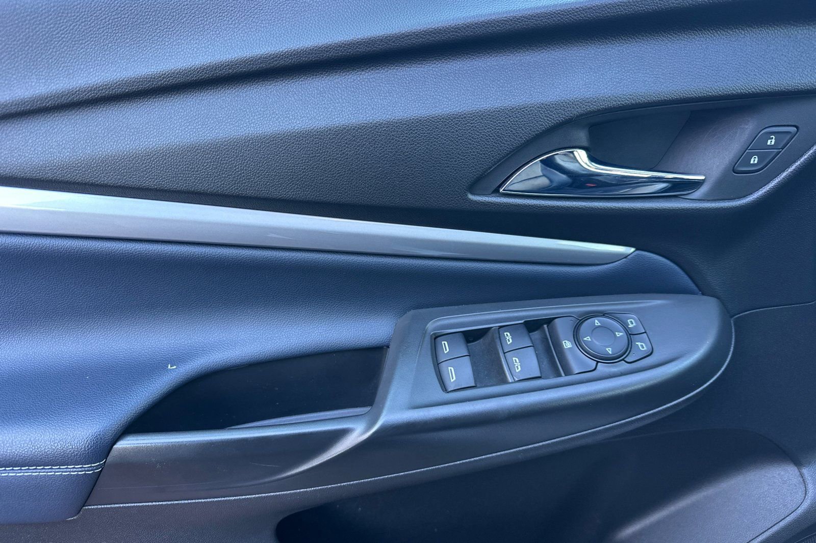 Used 2022 Chevrolet Bolt EUV Premier w/ Super Cruise Package image 11