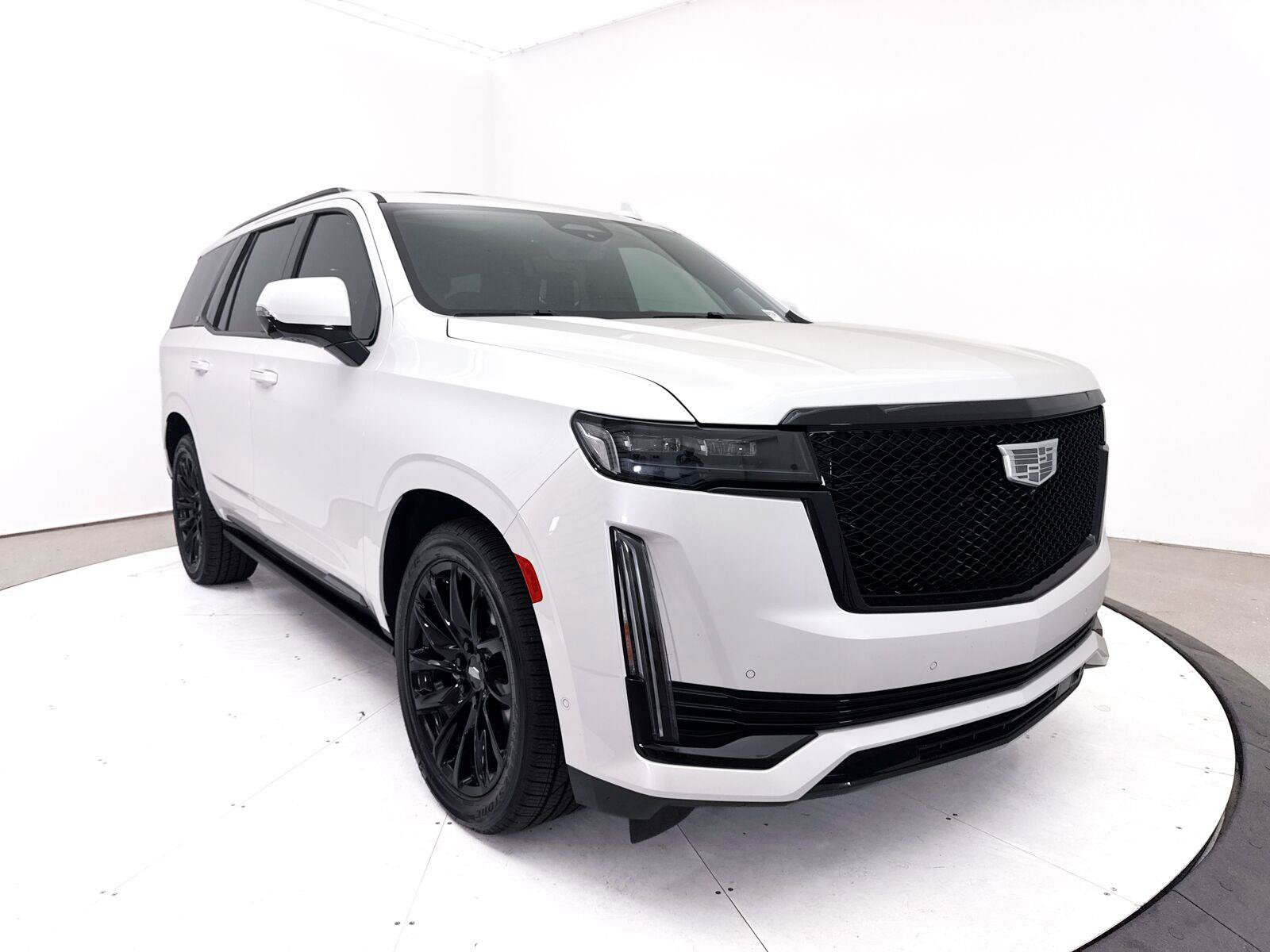 Used 2022 Cadillac Escalade Sport Platinum w/ LPO, ONYX Package AWD/4WD image 17