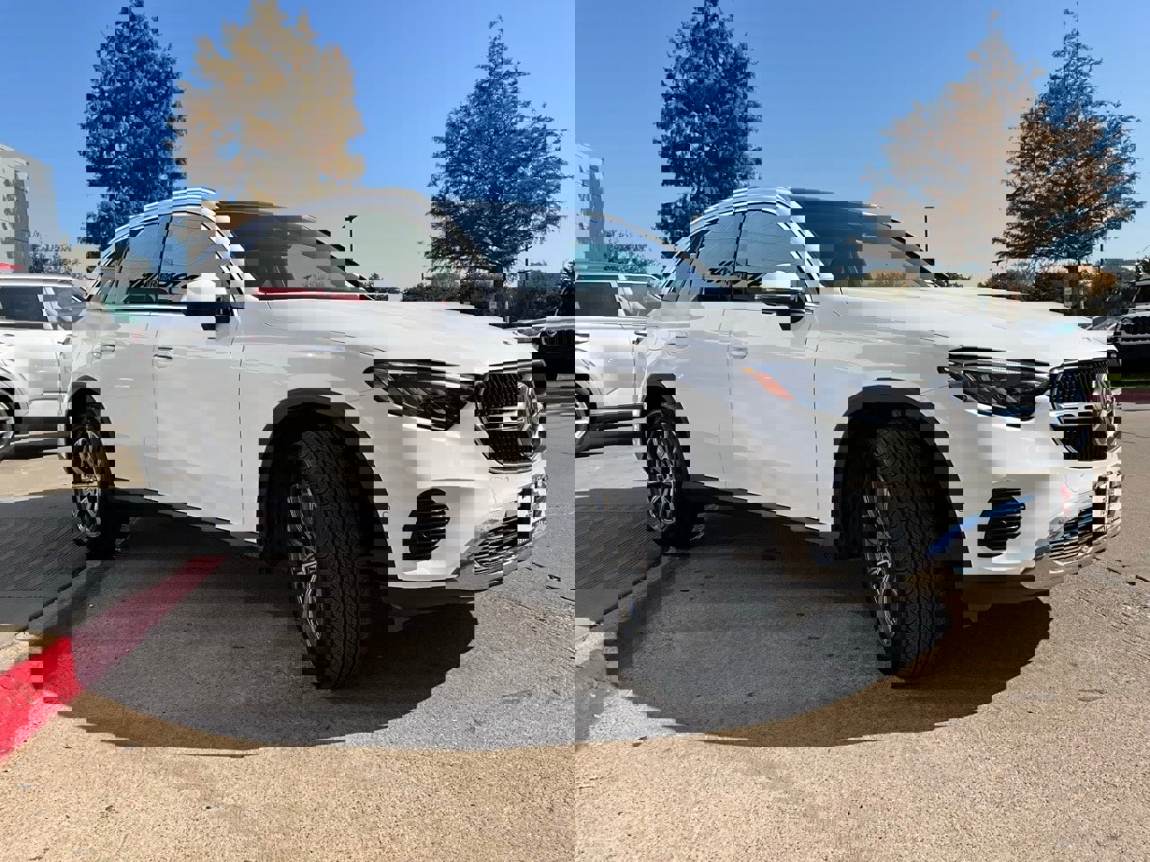 Used 2024 Mercedes-Benz GLC 300 4MATIC image 5