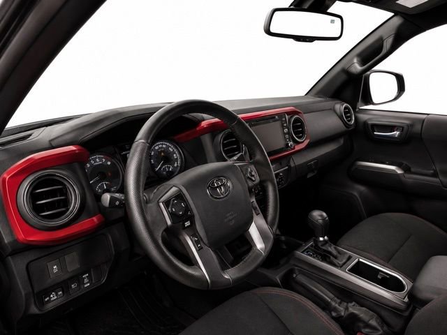 Used 2020 Toyota Tacoma TRD Off-Road AWD/4WD image 12