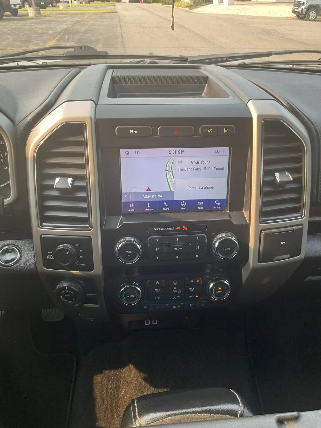 Used 2020 Ford F150 Lariat w/ Trailer Tow Package AWD/4WD image 24