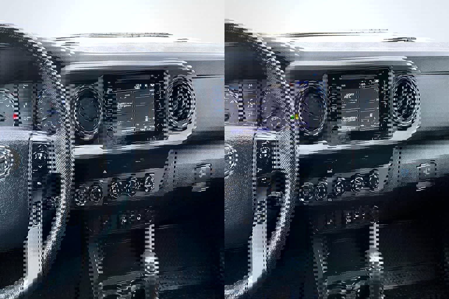 Used 2019 Toyota Tacoma TRD Off-Road image 16