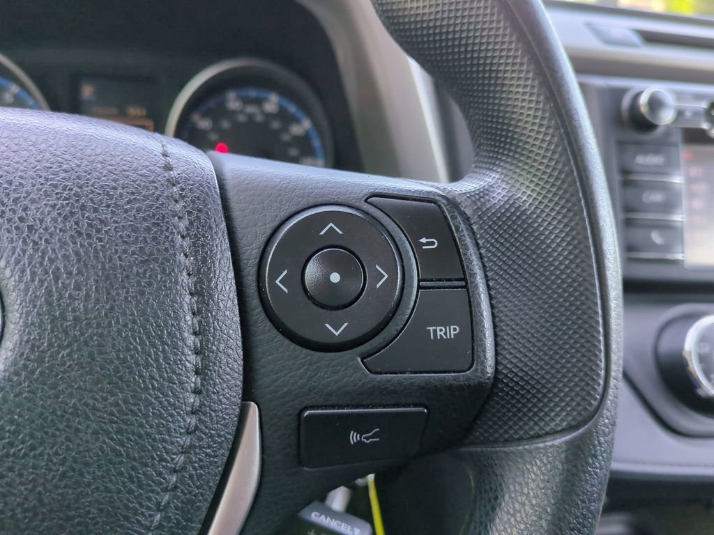 Used 2018 Toyota RAV4 LE image 24