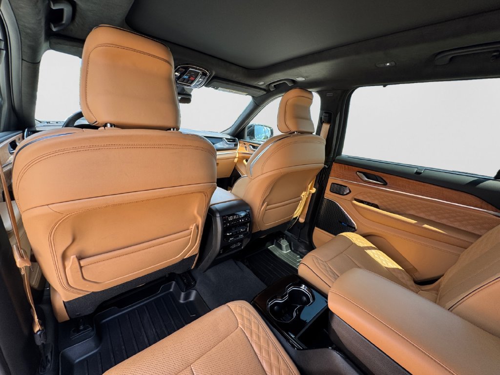 Used 2022 Jeep Grand Cherokee L Summit w/ Advanced Protech Group IV AWD/4WD image 14