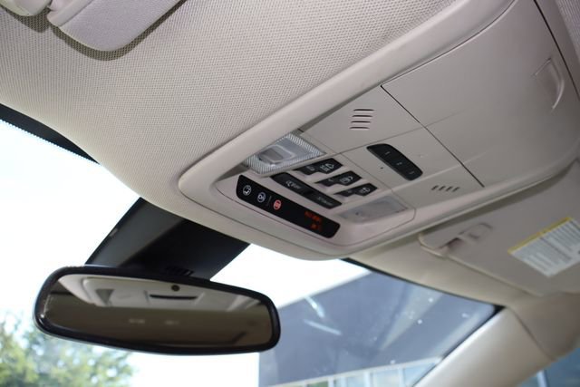 Used 2022 Buick Enclave Essence w/ Experience Buick Package FWD image 30