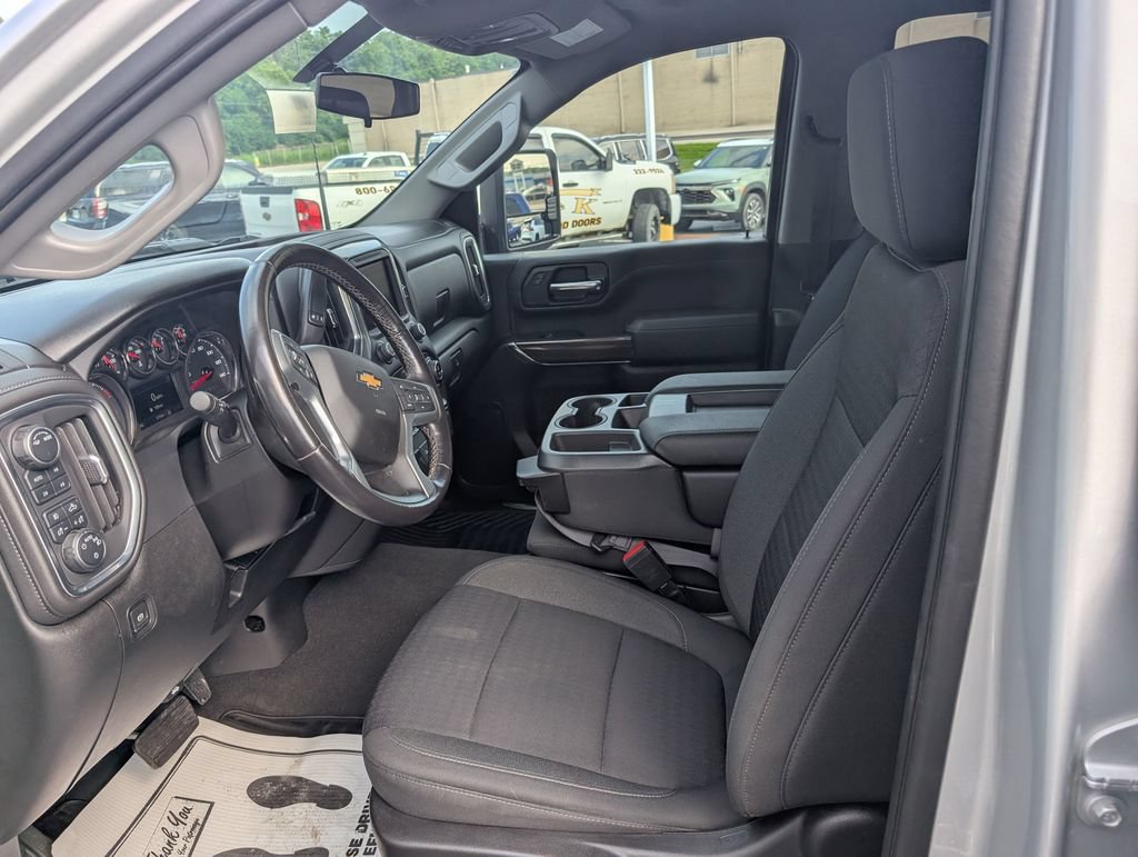 Used 2022 Chevrolet Silverado 3500 LT w/ Convenience Package AWD/4WD image 15